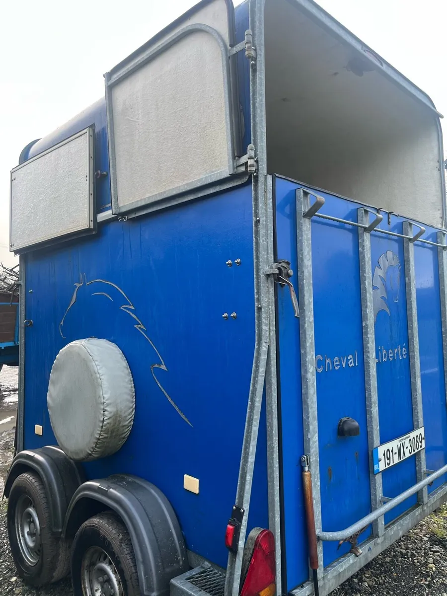 Cheval Liberte 2003XL Pullman - Image 1