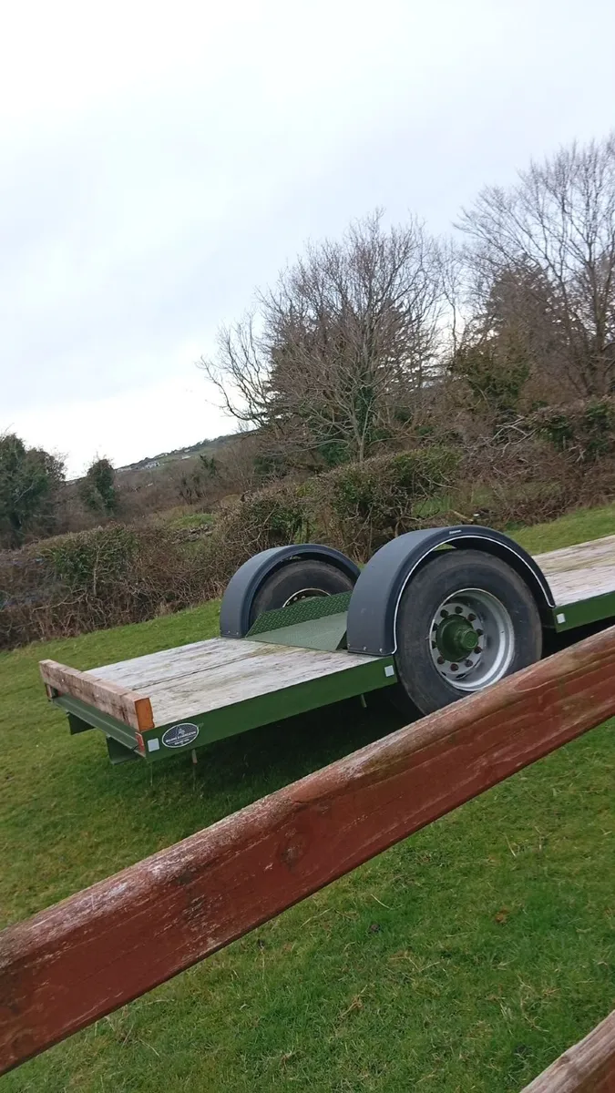 Low loader - Image 1