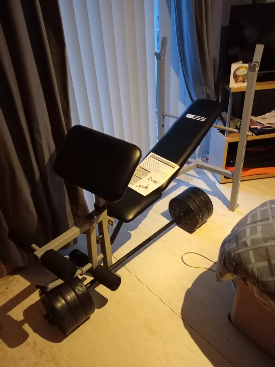 Weigh bench with bar  and bike - Image 1