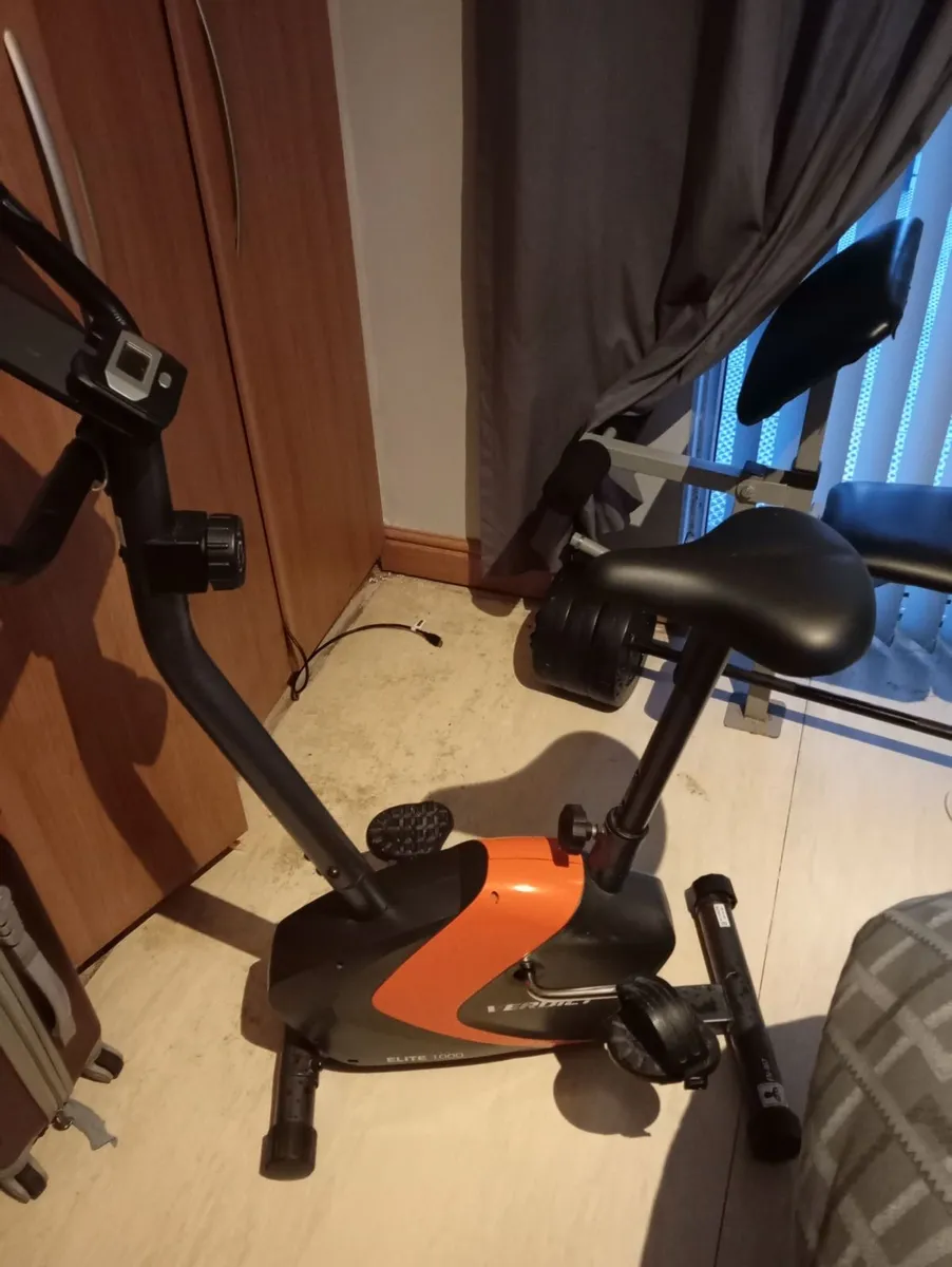 Weigh bench with bar  and bike - Image 2