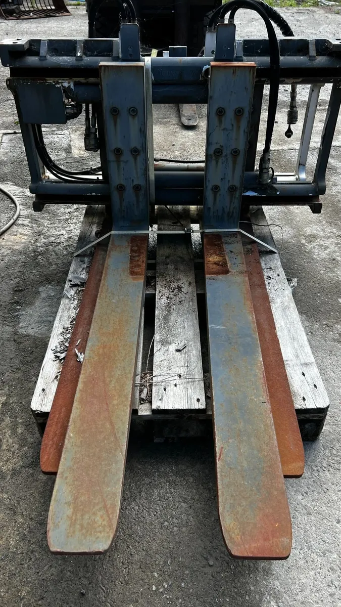 Forklift  Fork Positioner with Sideshift 3500 - Image 1