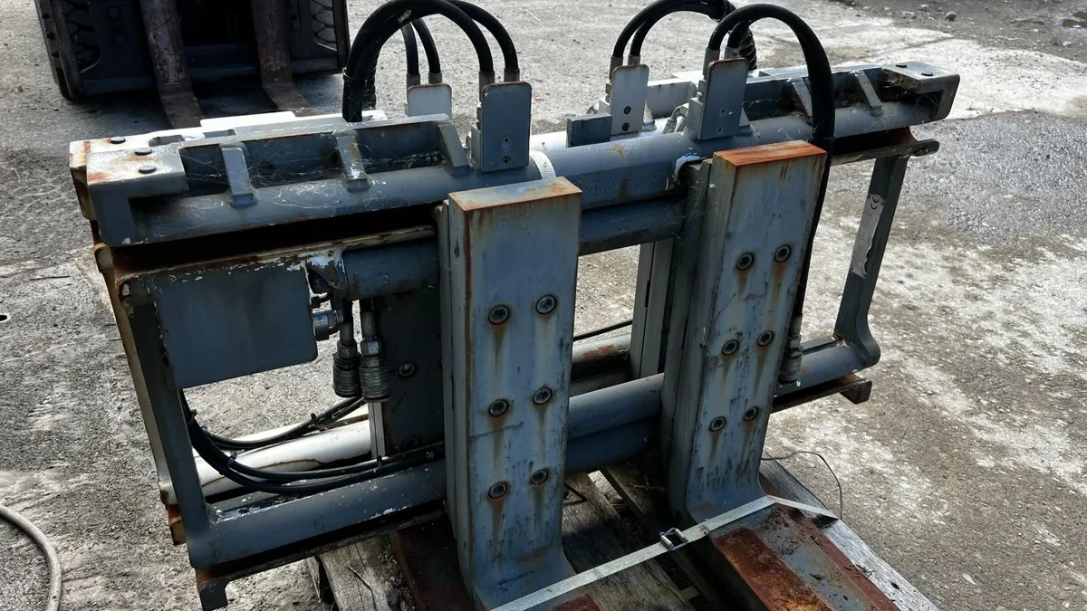 Forklift  Fork Positioner with Sideshift 3500 - Image 4