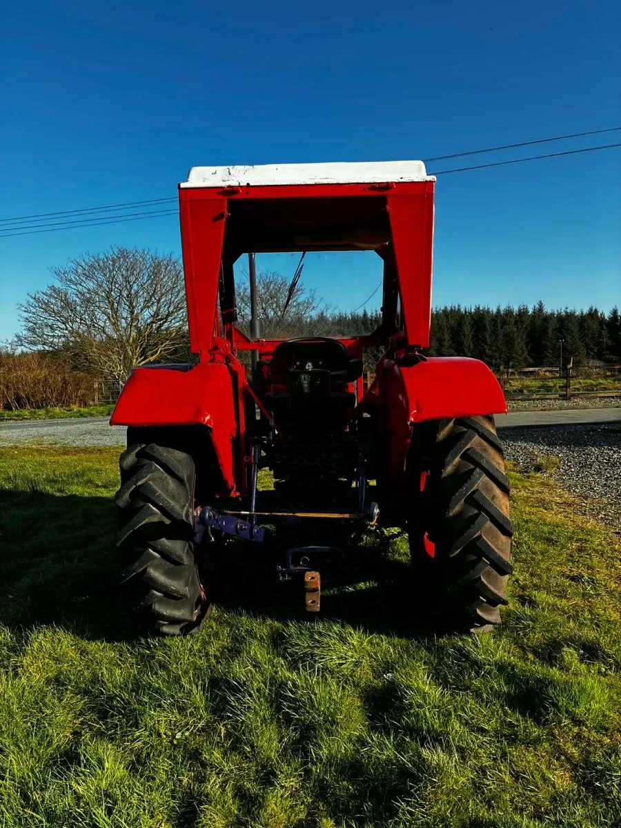 Universal 445 tractor - Image 4