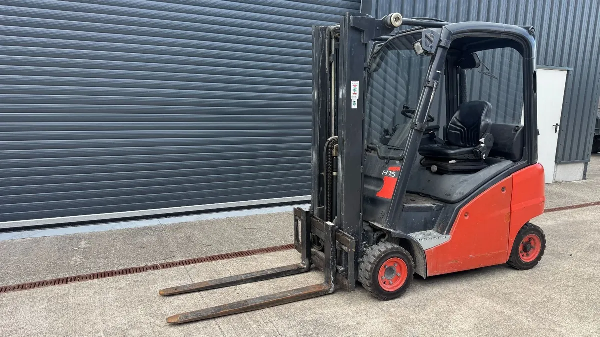Forklift LINDE H16 T2 - 5200 hrs 2 Stage - Image 2