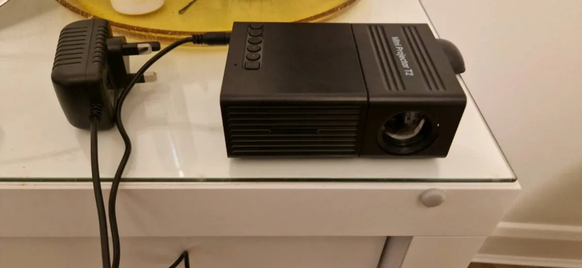 Mini Projector - Image 1
