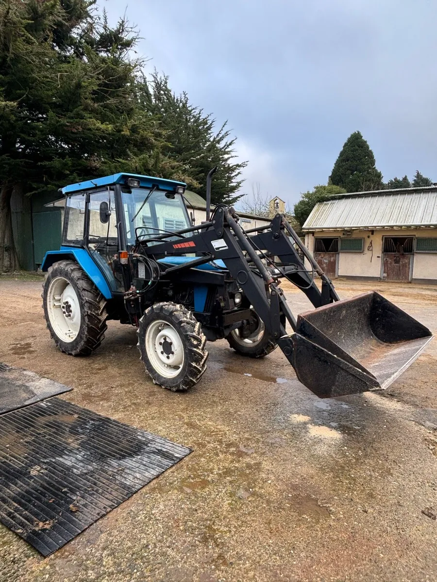 New Holland 4630 with Loader 4X4 - Image 1
