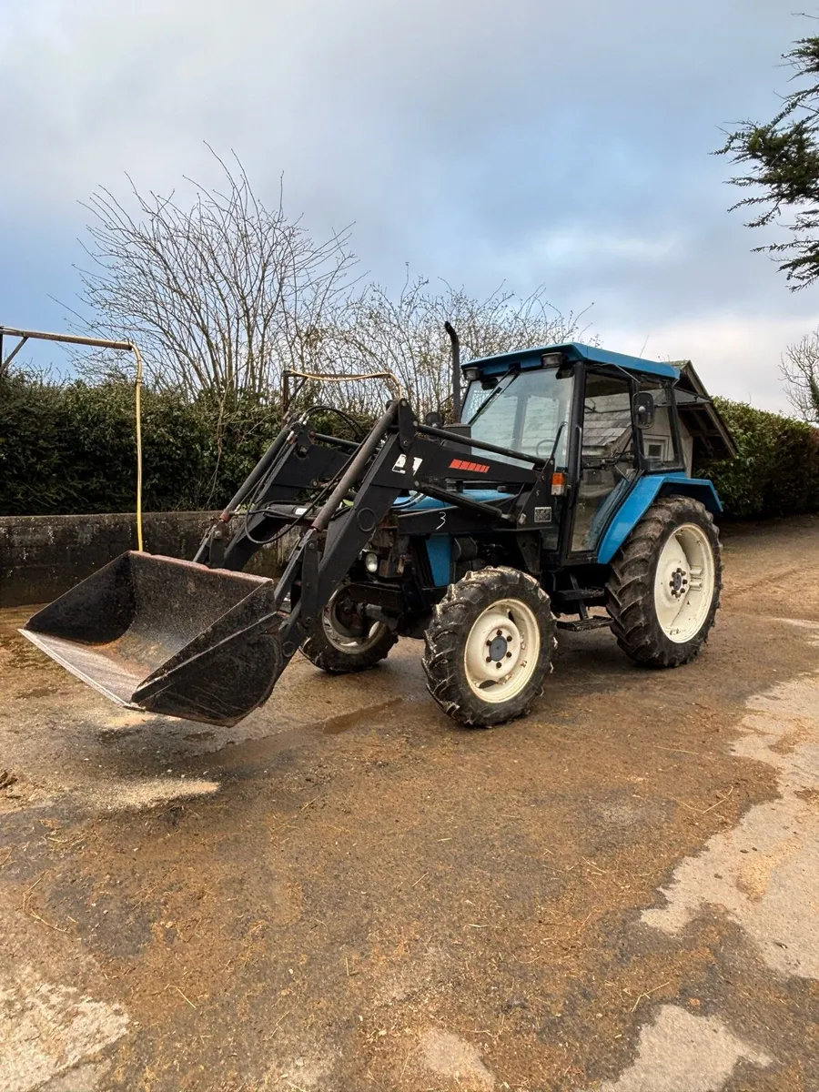 New Holland 4630 with Loader 4X4 - Image 4
