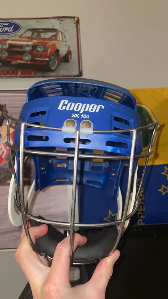 Cooper helmet (red and blue) - Image 1