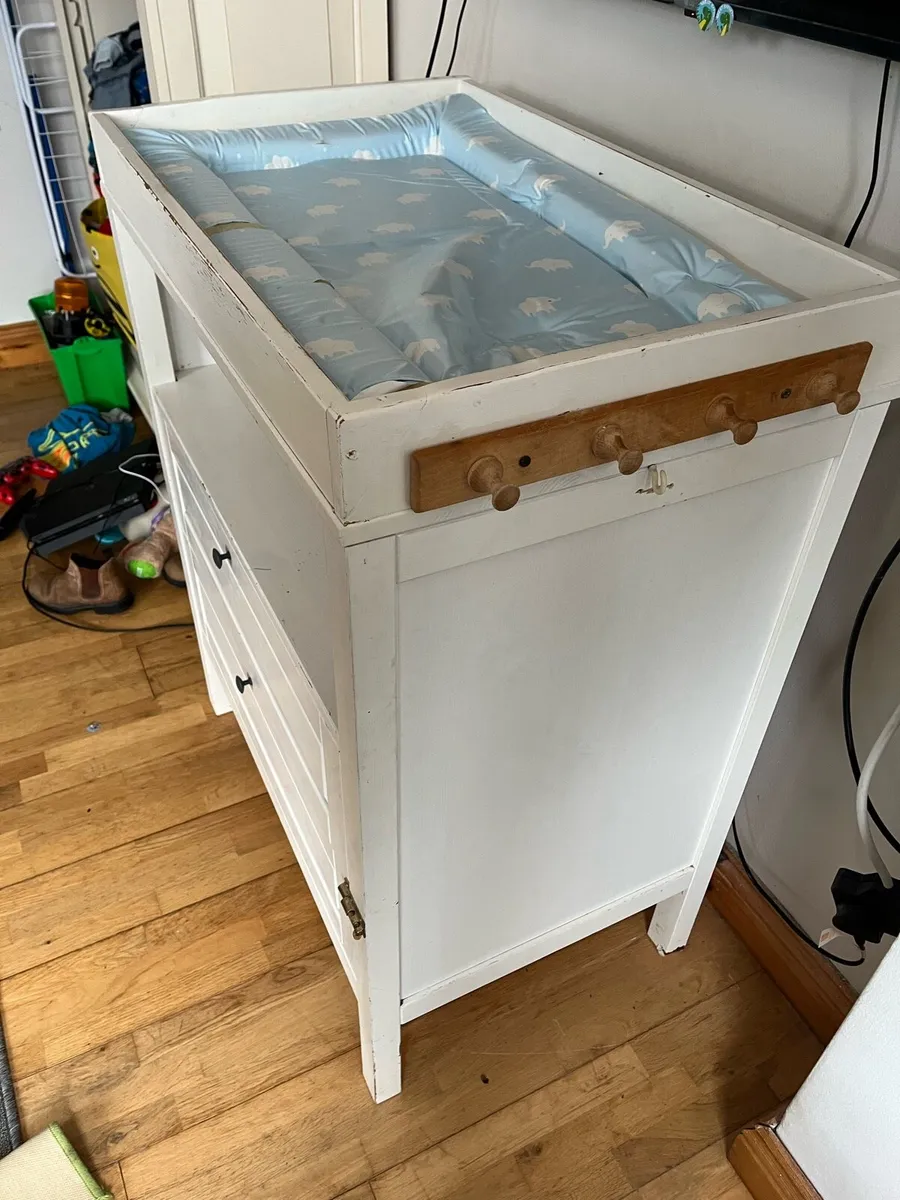 Baby changing table - Image 3