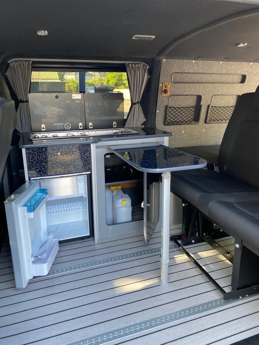 Campervan Volkswagen - Image 4