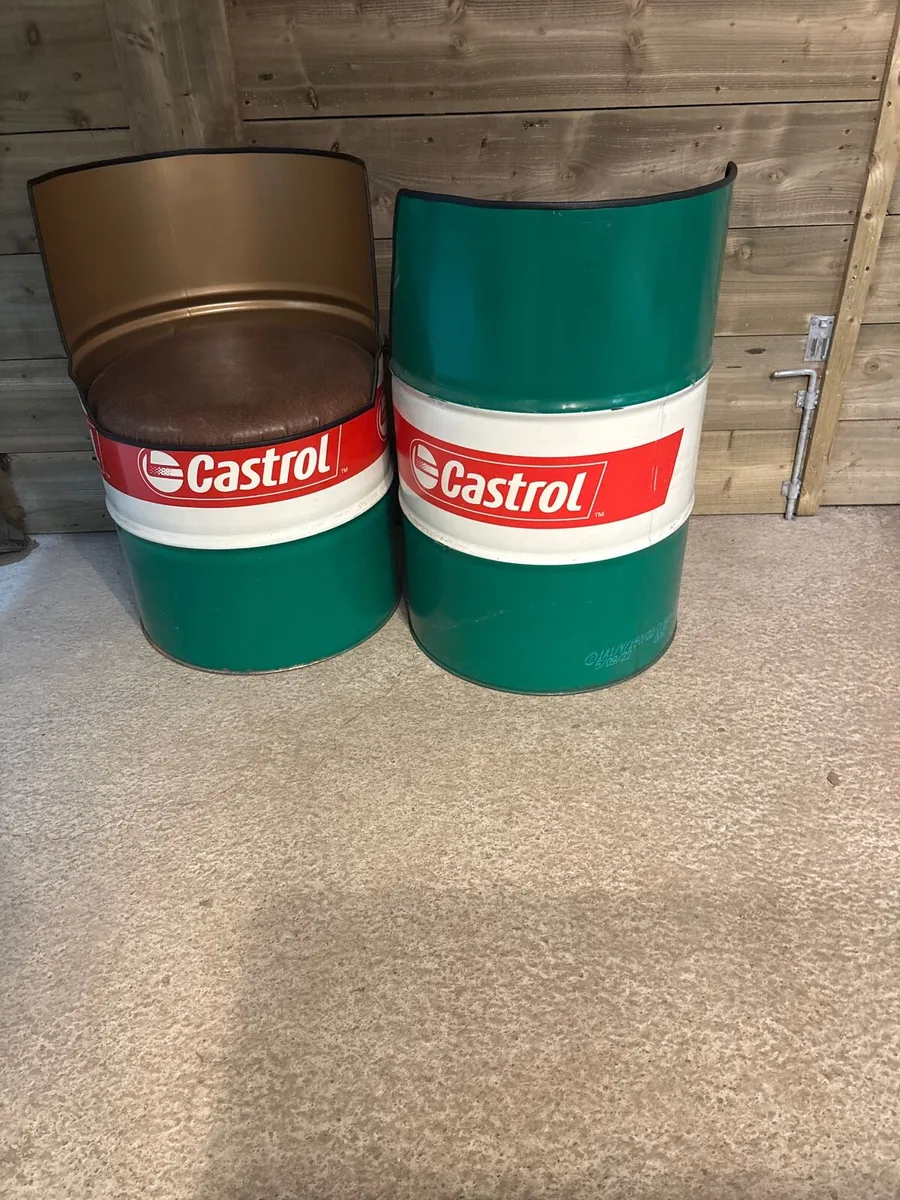 Outdoor seats - Image 2