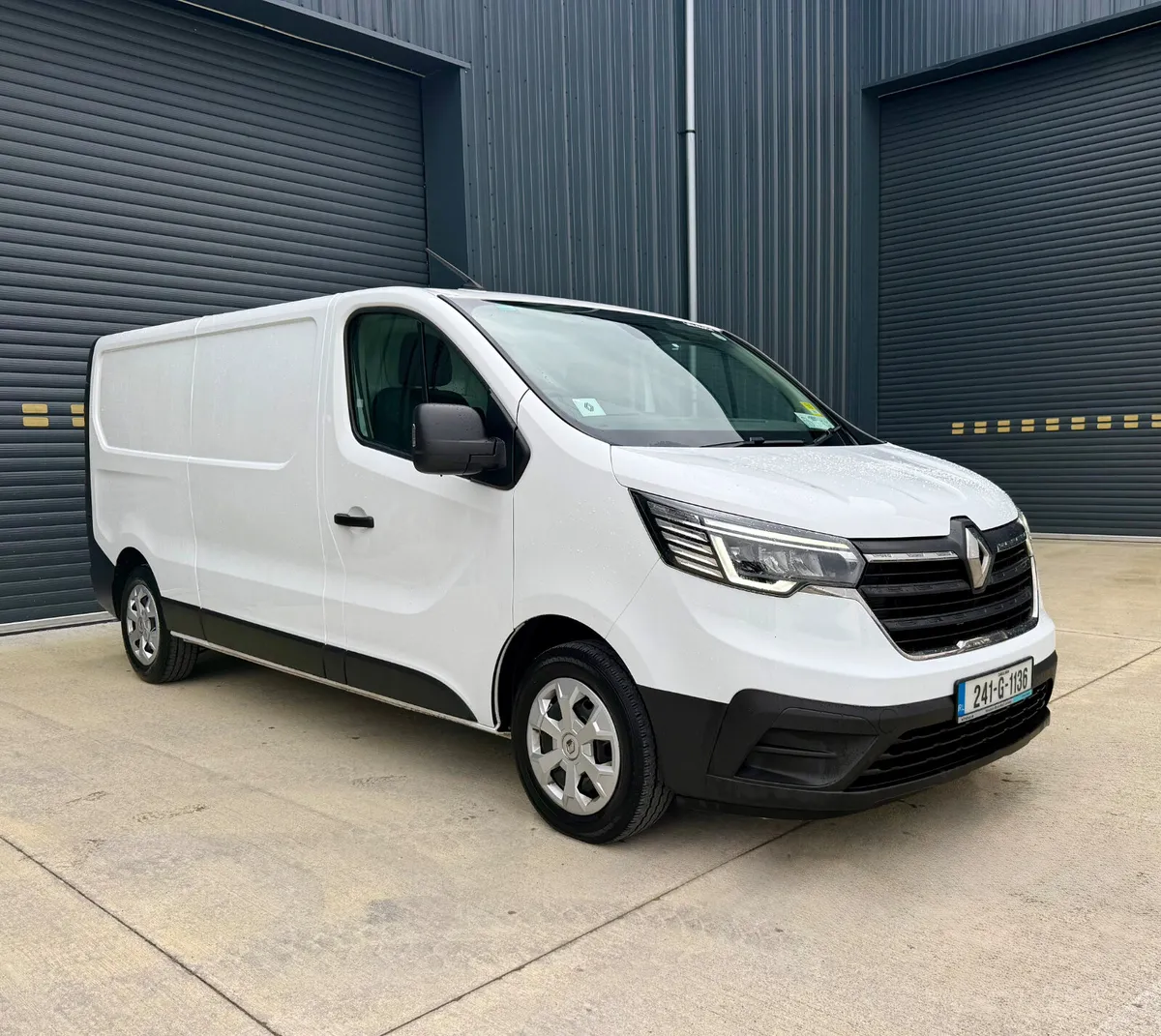 241 Renault Trafic Business LWB | Very Clean | - Image 2