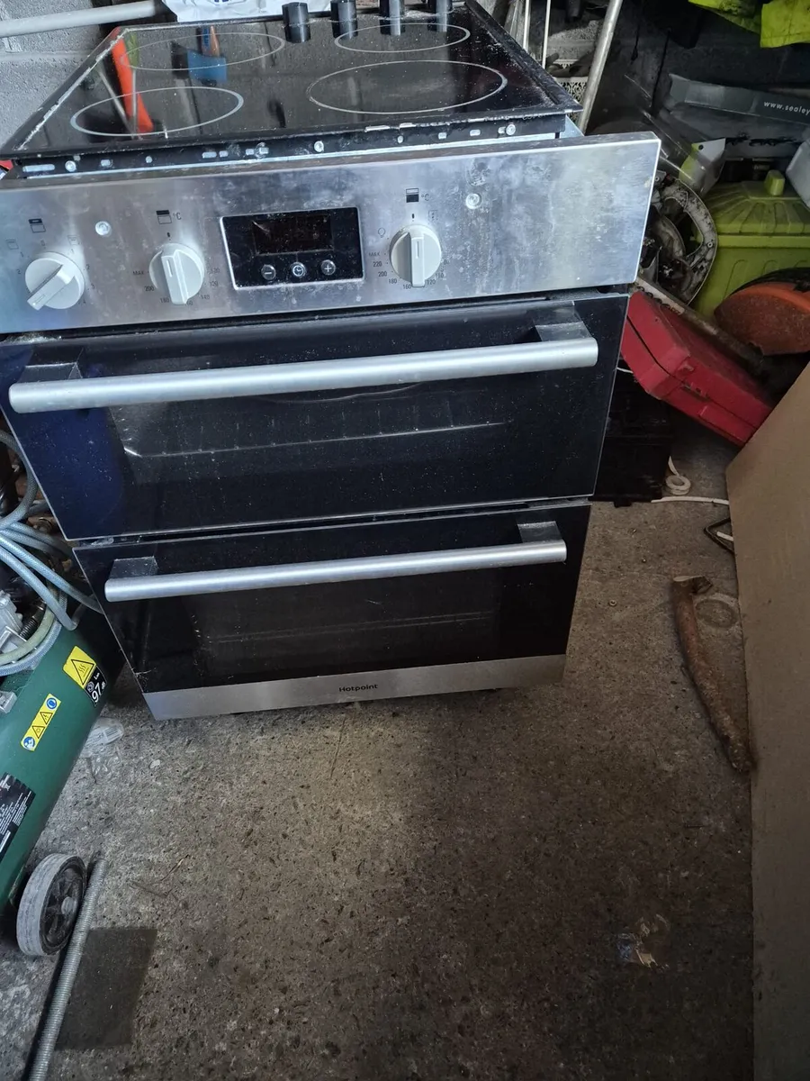 Oven & hob hotpoint only 1.5 years old - Image 1