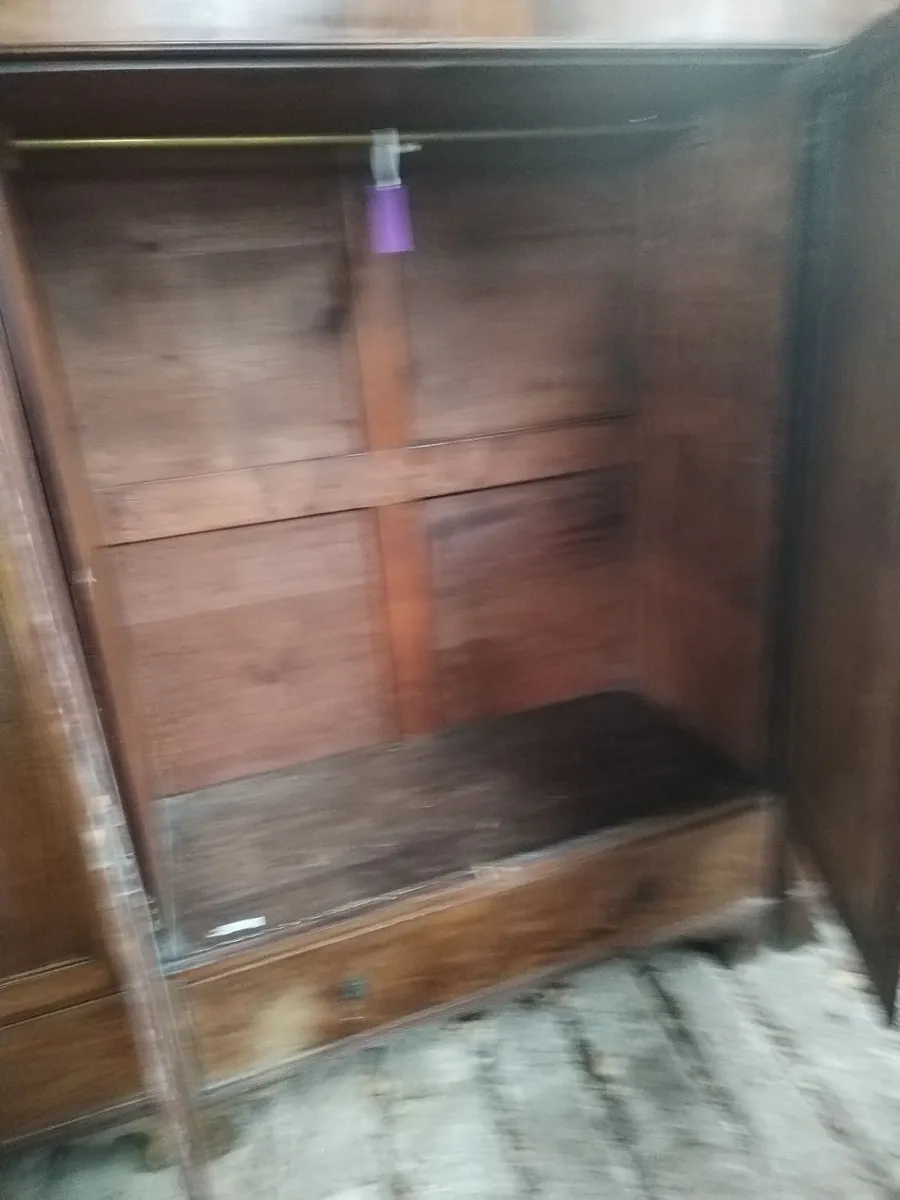 Antique Mahogany wardrobe - Image 3