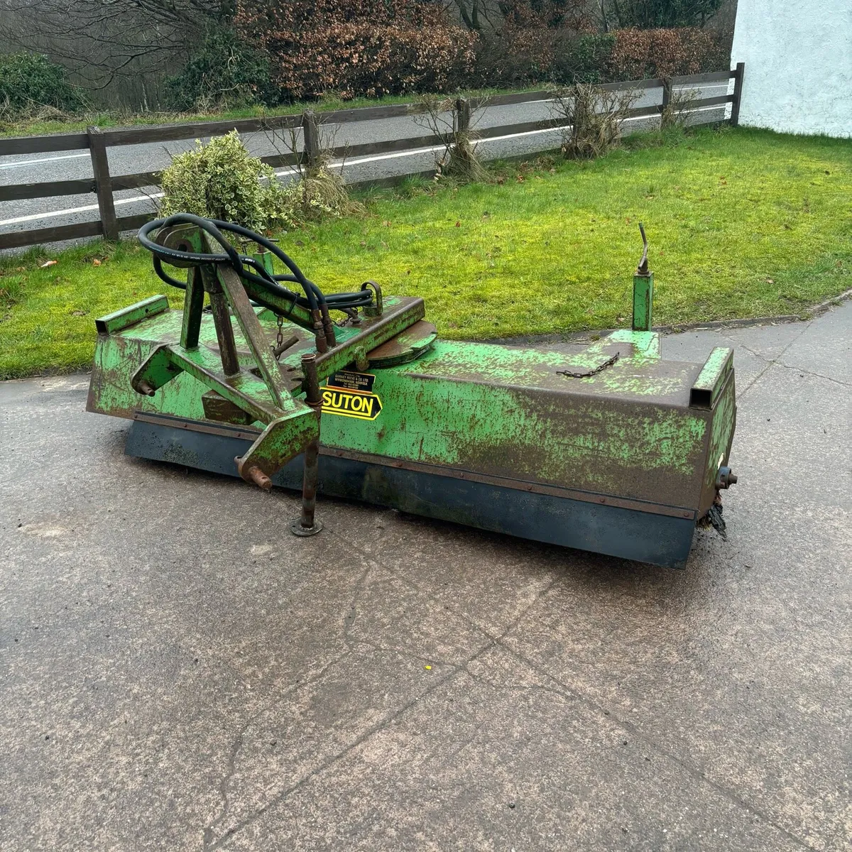 Road Brushes - Image 1