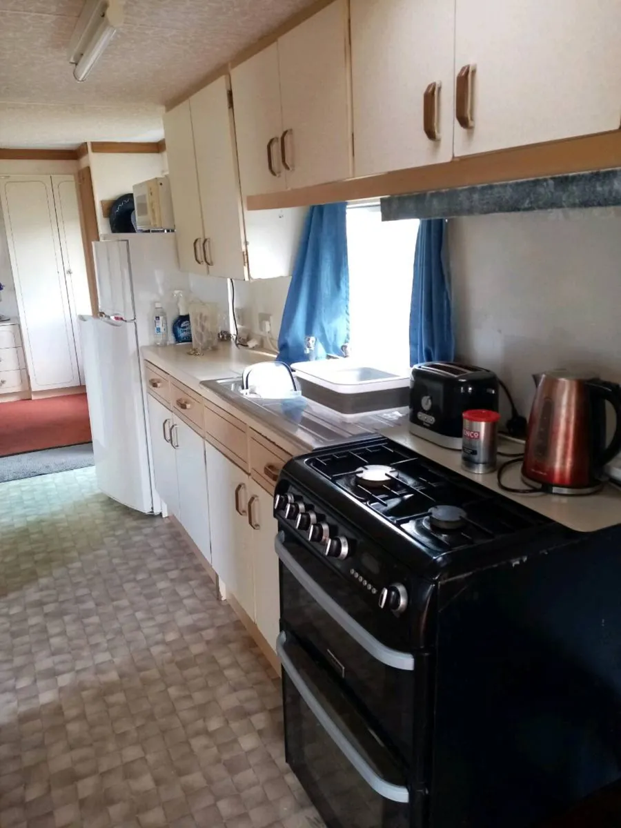 2 mobile homes and 1gas boiler. - Image 3