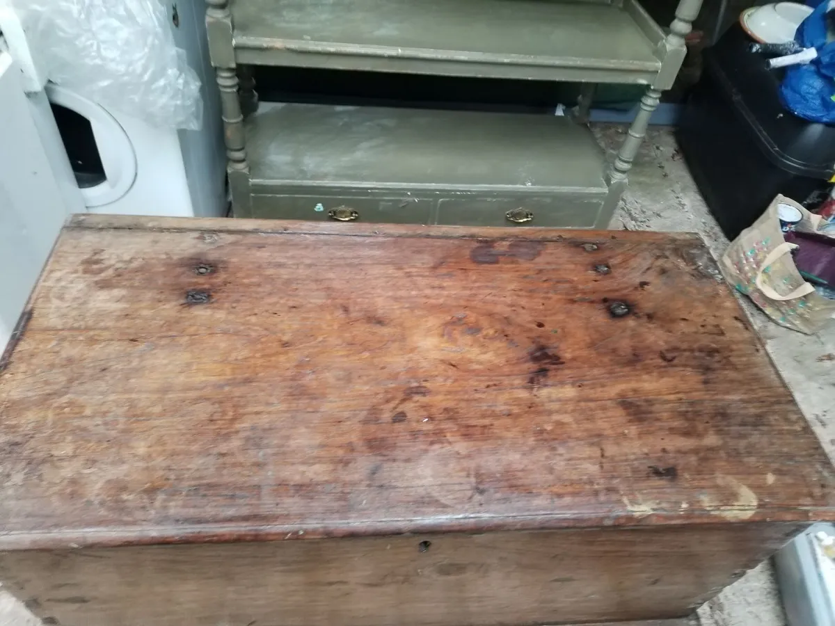 Antique oak chest on wheels - Image 4