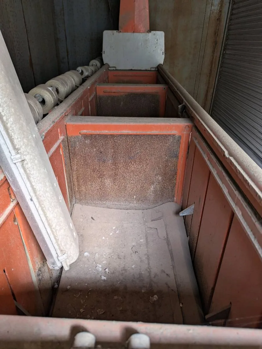 Cardboard baler - Image 2