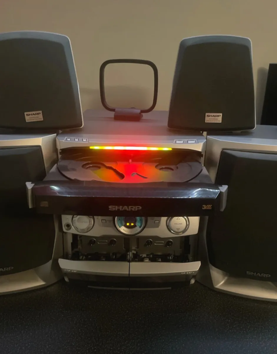 SHARP CD-621 with full speaker set - Image 2