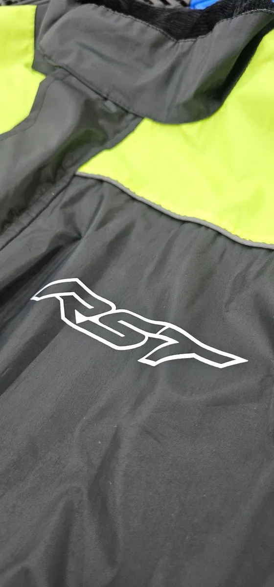 Motorcycle Rain Suit - Image 2