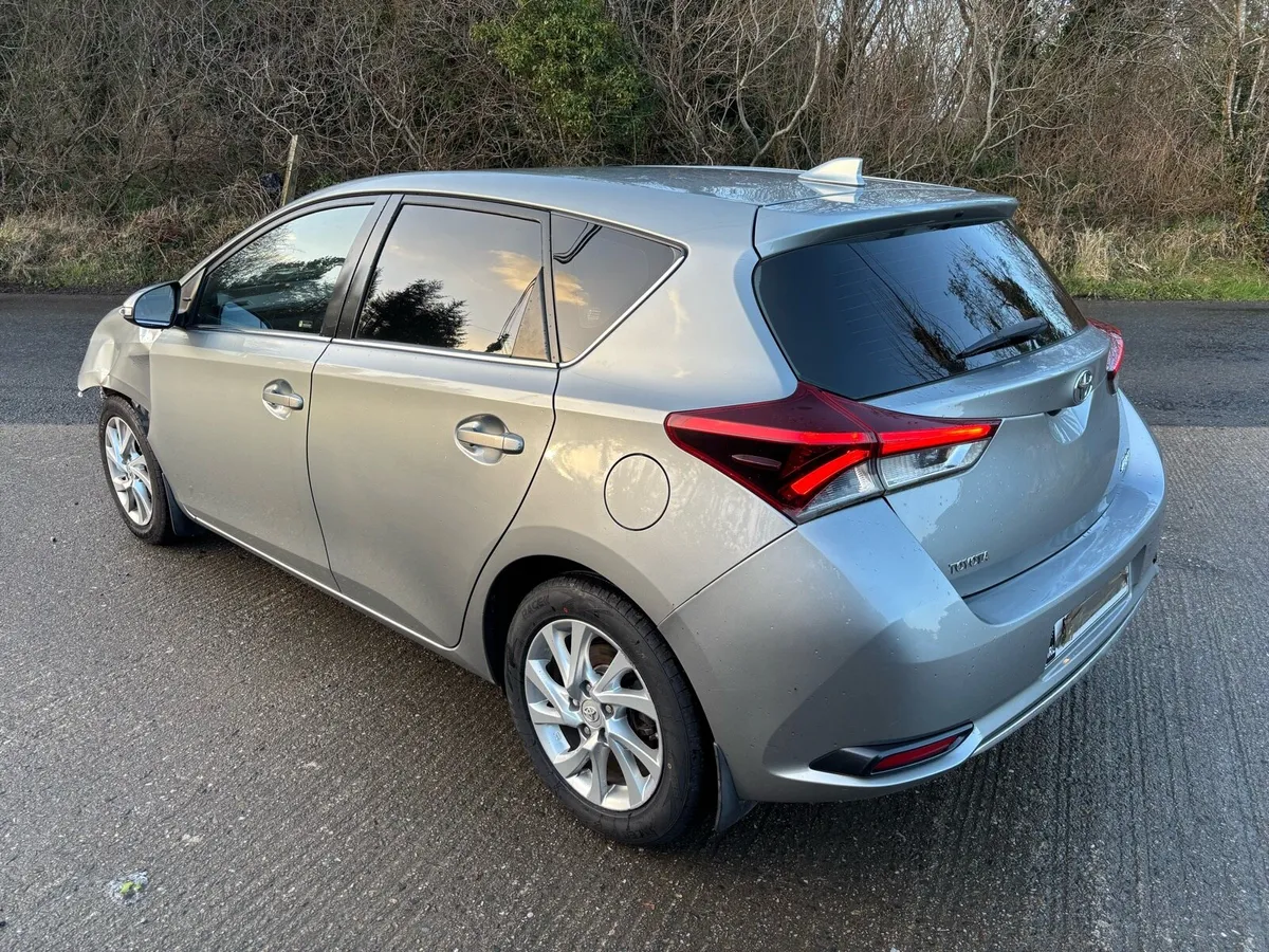Toyota auris 1.4 d4d luna - Image 2