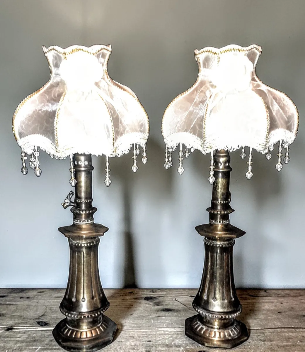 Pair of exquisite tall 19th century lamp - Image 3