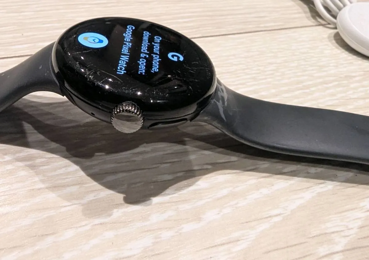 Google Pixel Smart Watch - Image 2