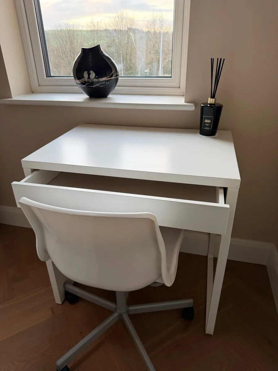 Study desk and chair - Image 1