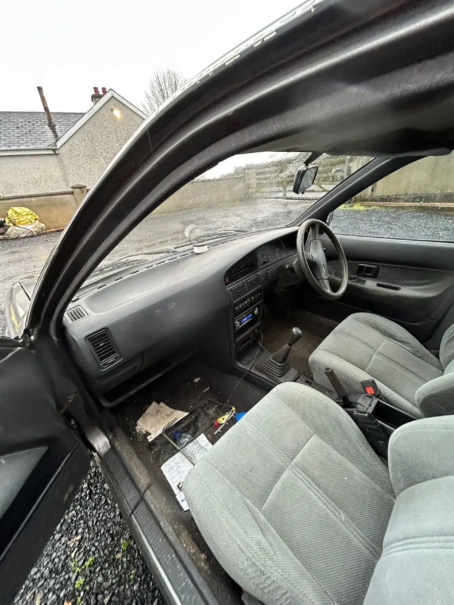 Toyota Corolla 1990 - Image 3