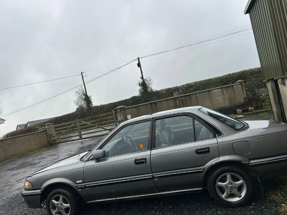Toyota Corolla 1990 - Image 1