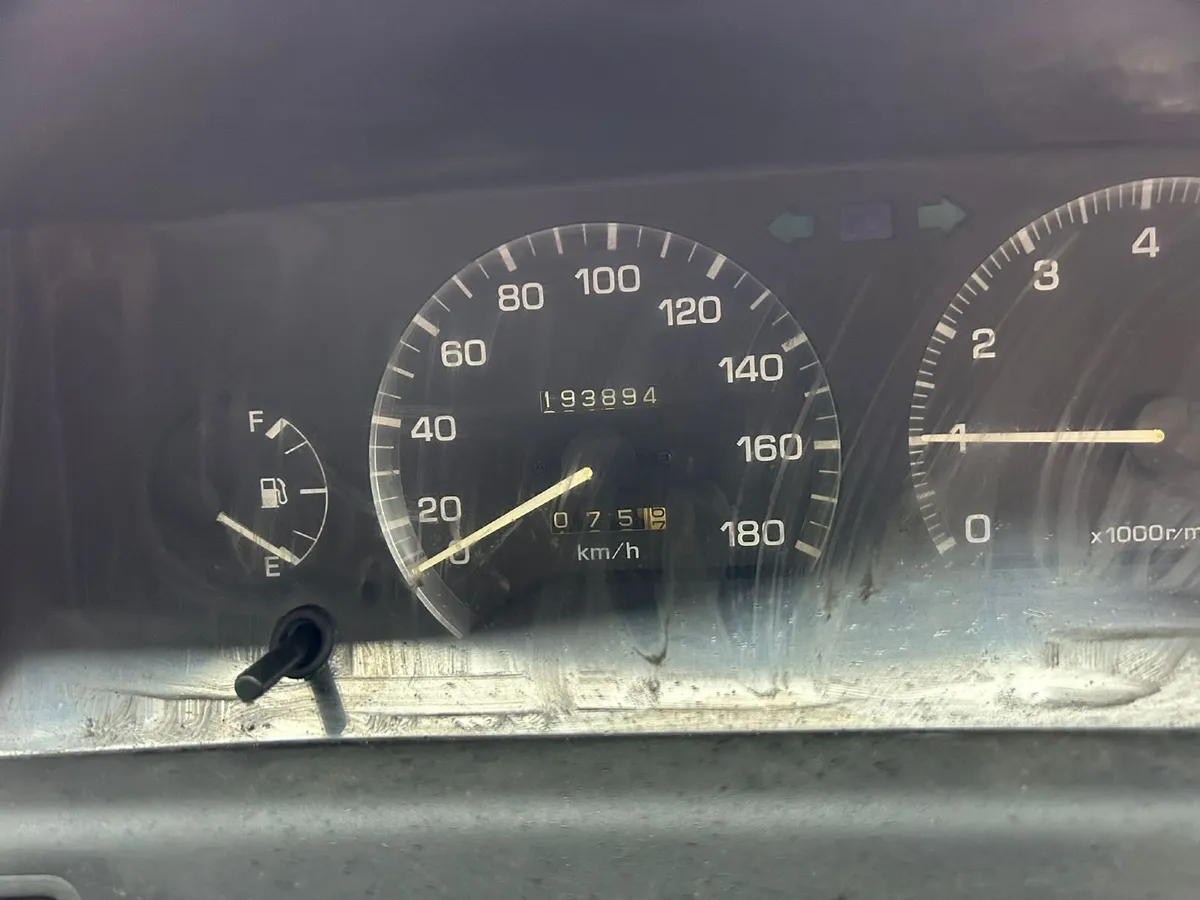 Toyota Corolla 1990 - Image 2