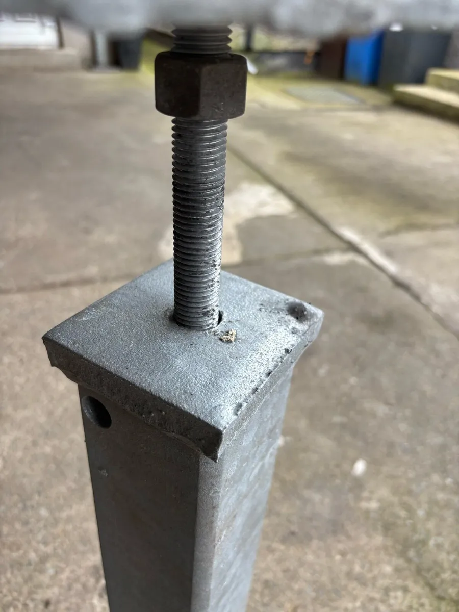 Galvanised adjustable legs/stanchings - Image 4
