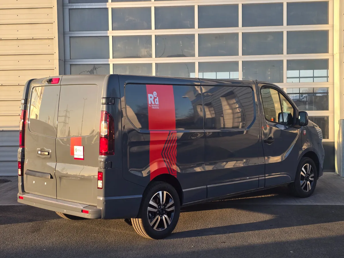 Renault Trafic Exclusive 150BHP Manual - Image 4