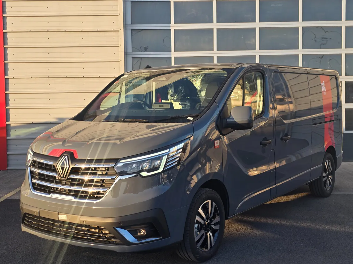 Renault Trafic Exclusive 150BHP Manual - Image 2