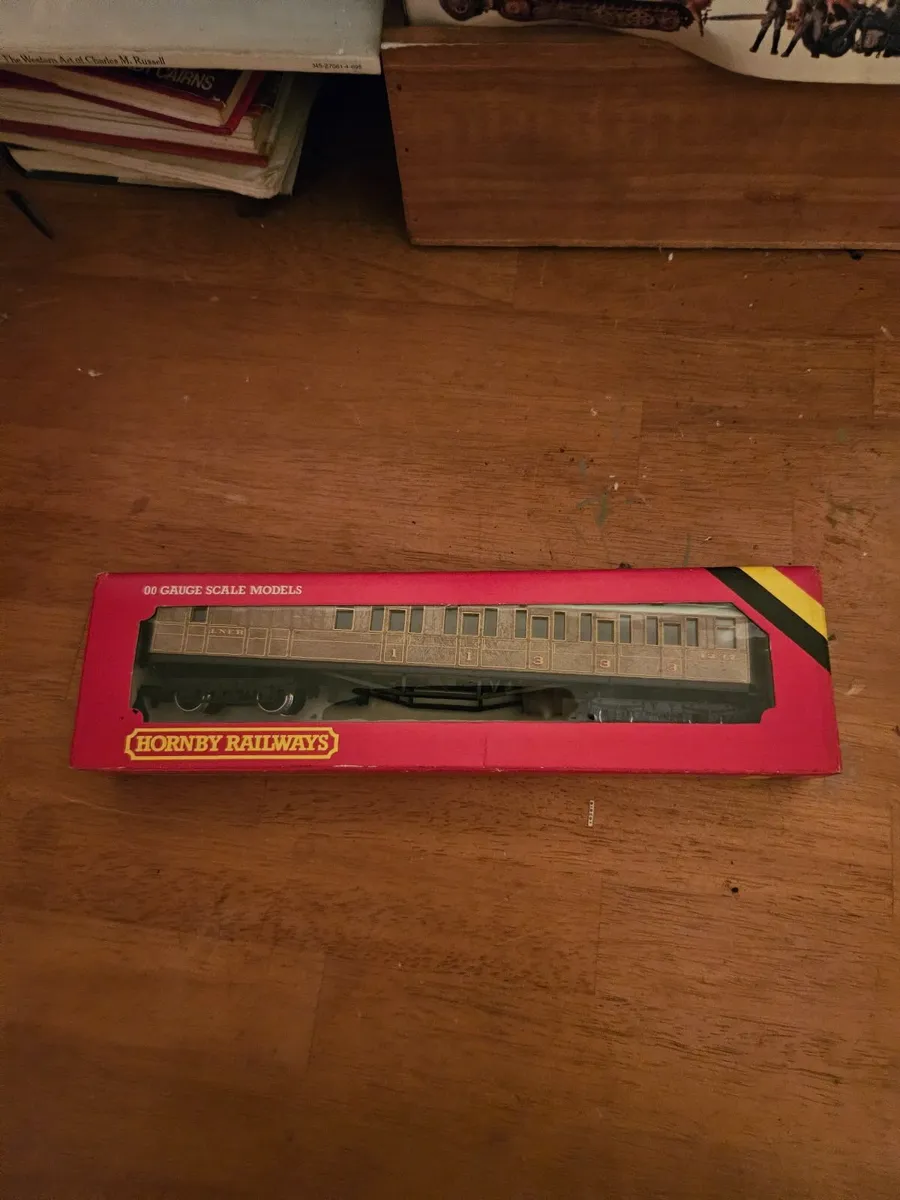 Hornby OO Gauge Carraige