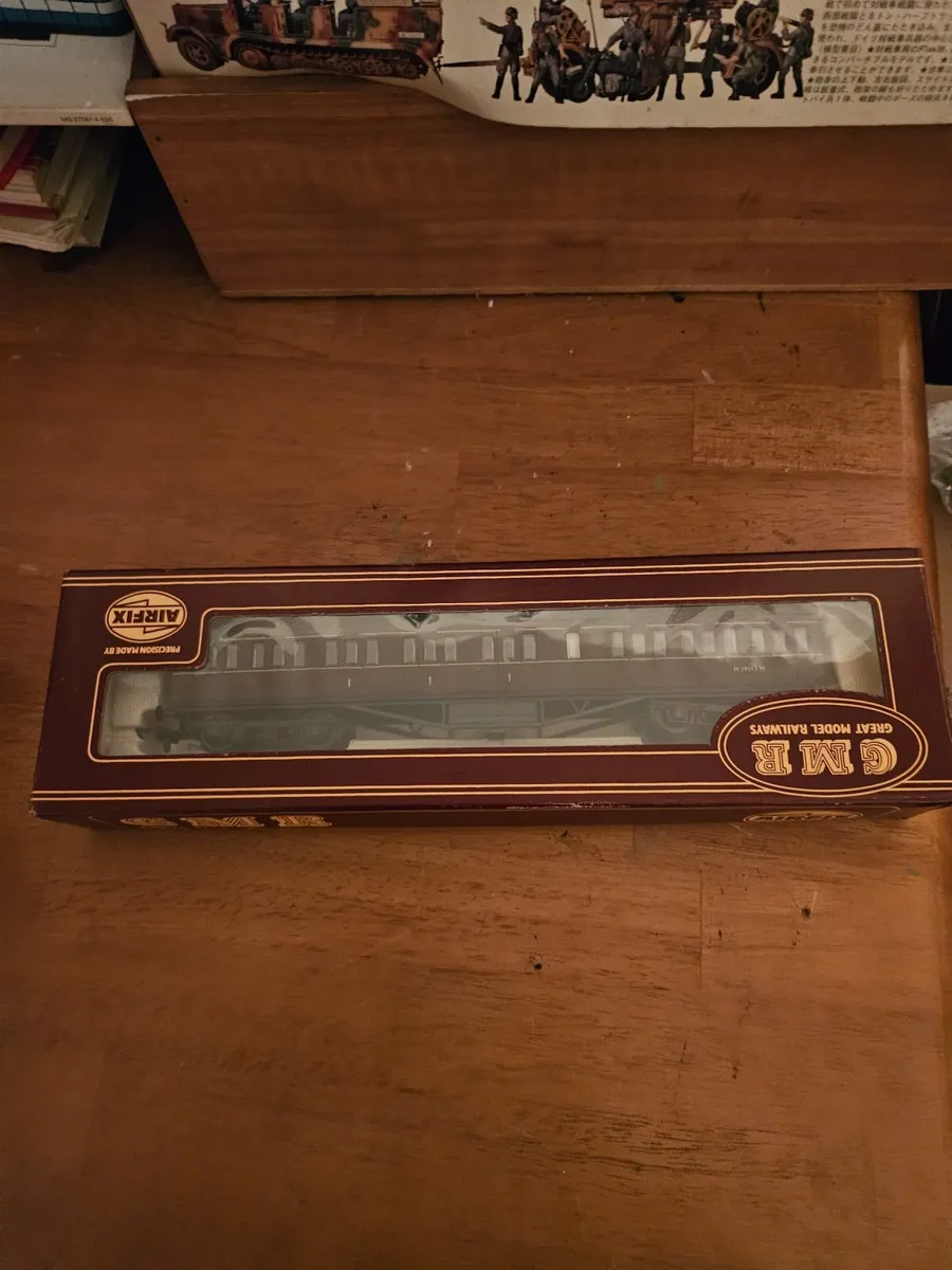 Hornby Airfix OO Gauge Carraige