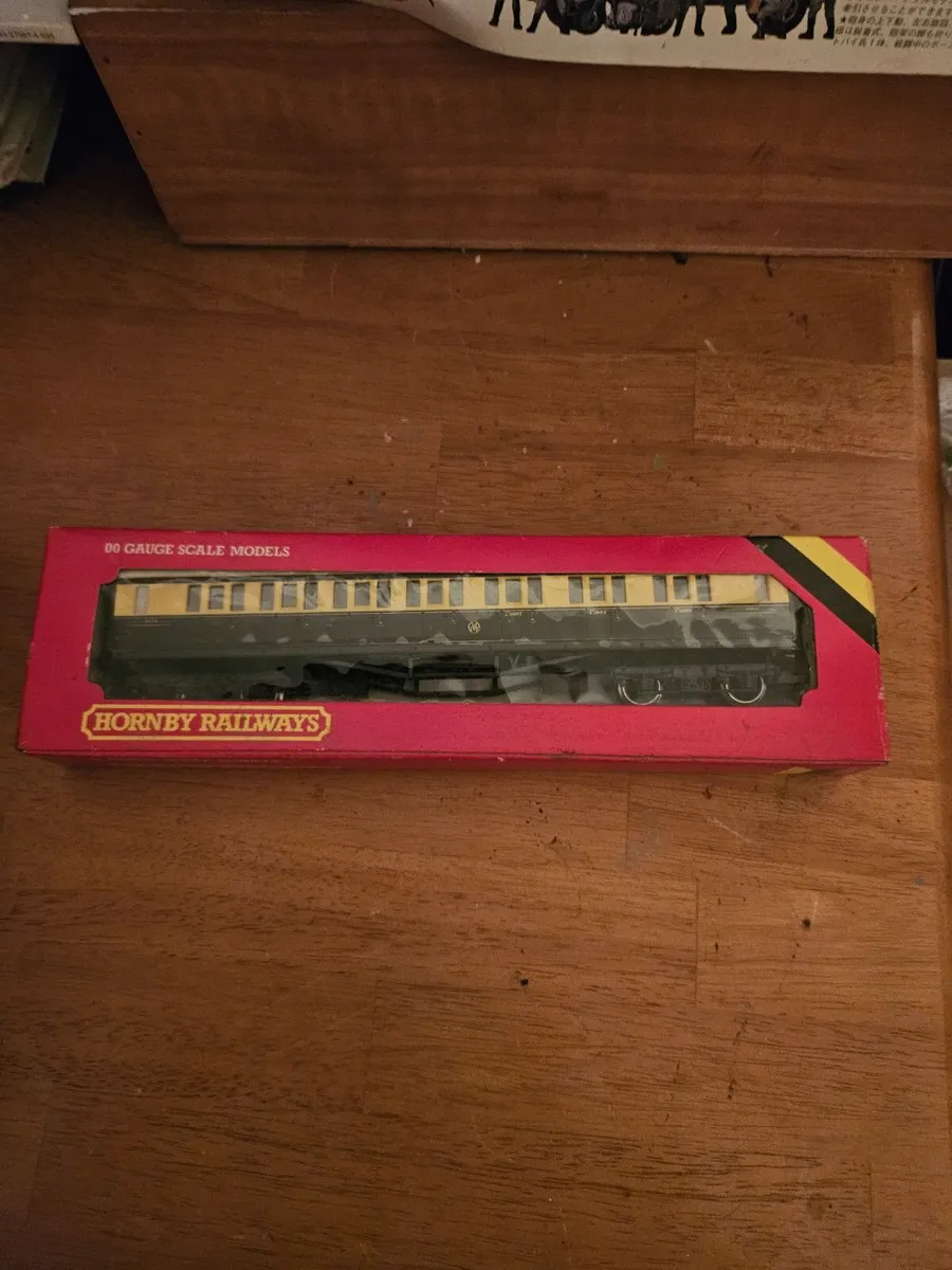 Hornby OO Gauge Carraige