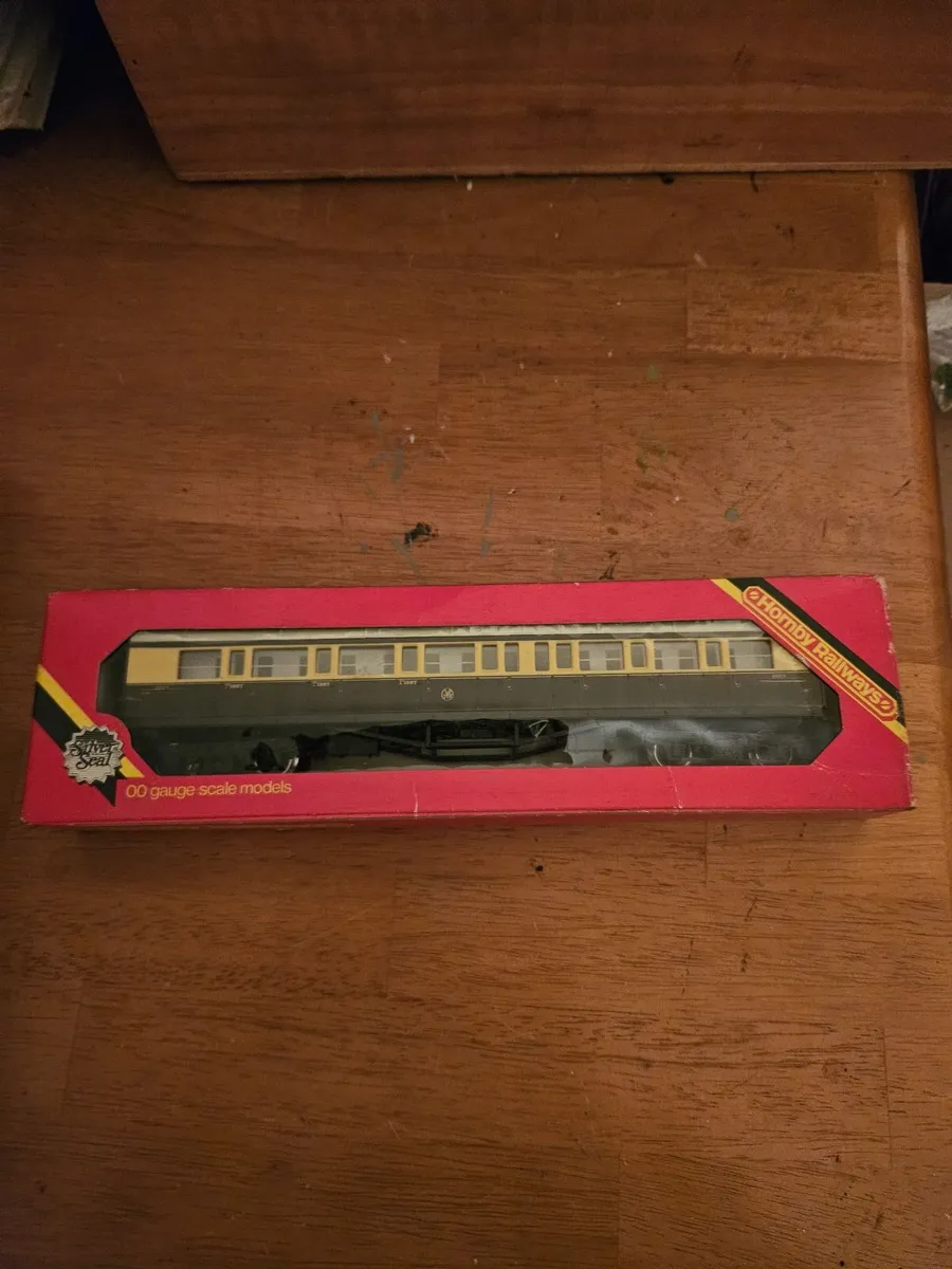 Hornby OO Gauge Carraige