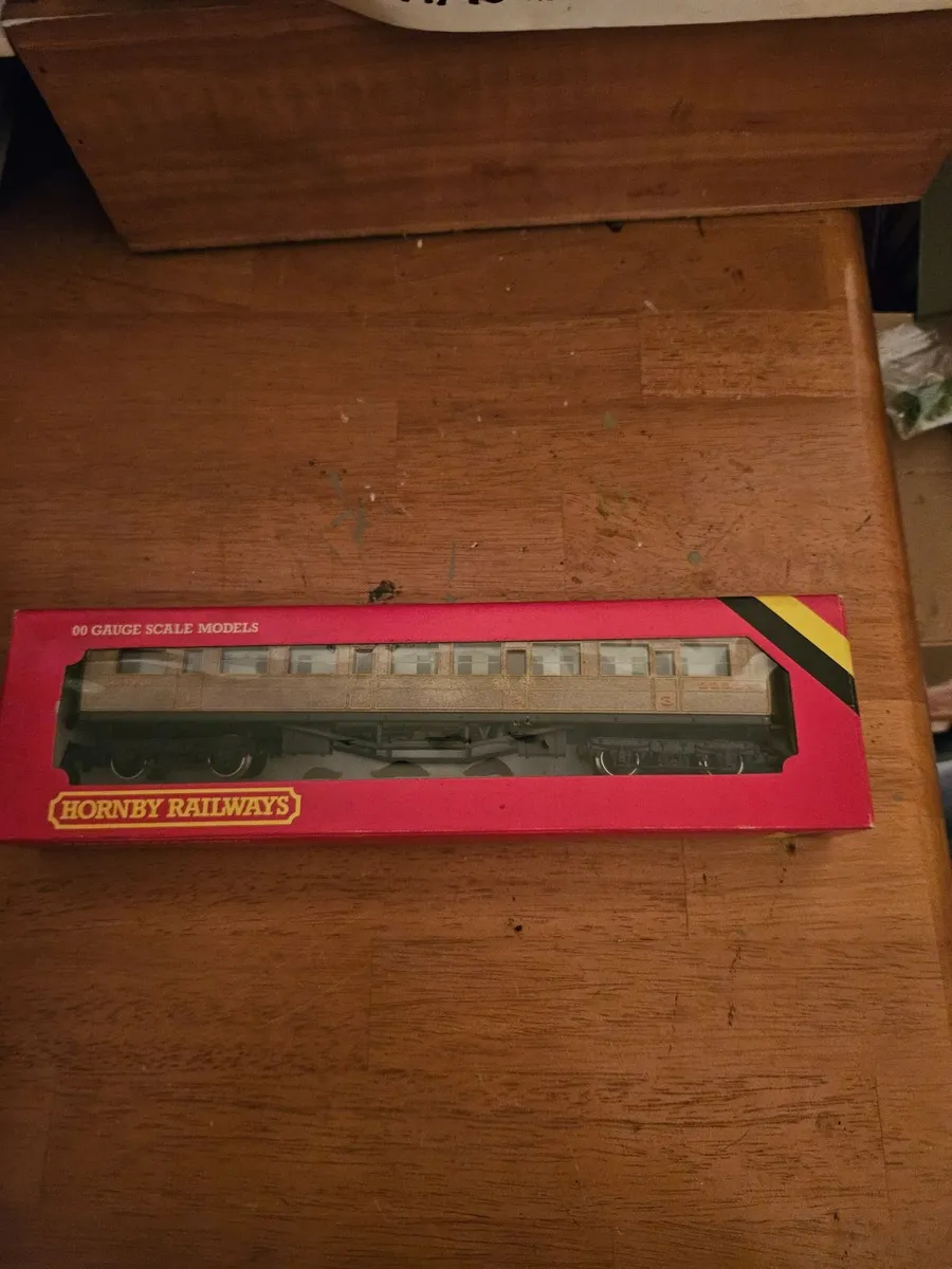 Hornby OO Gauge Carraige