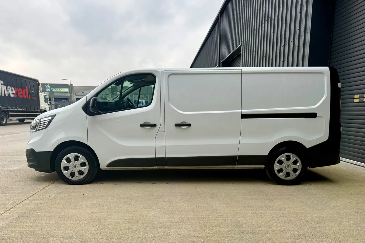 241 Renault Trafic Business LWB | Very Clean | - Image 4