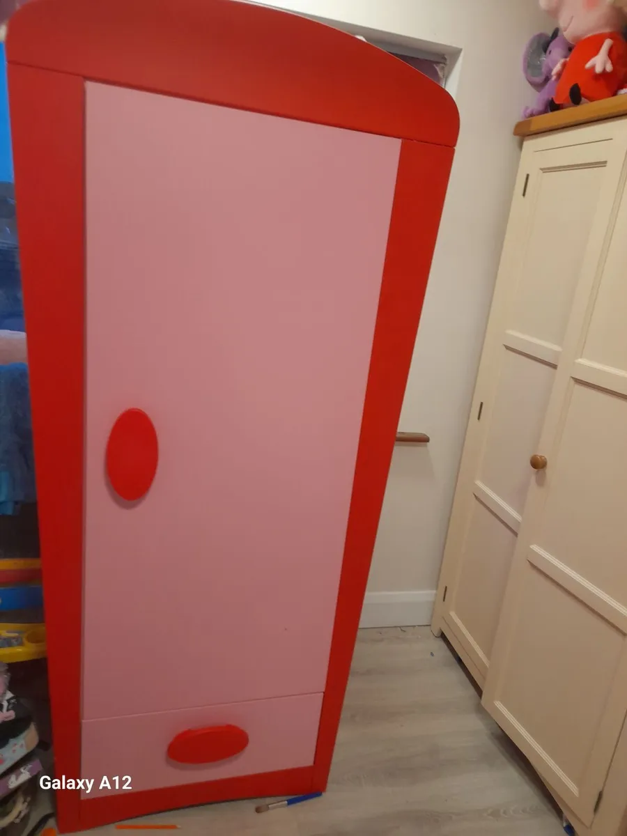 Childs pink wardrobe - Image 1