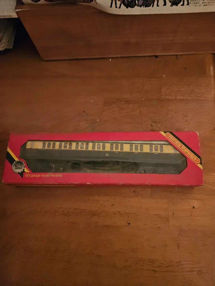 Hornby OO Gauge Carraige