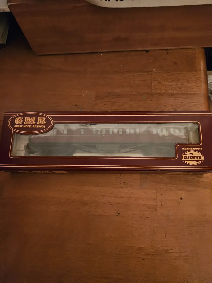 Hornby Airfix OO Gauge Carraige