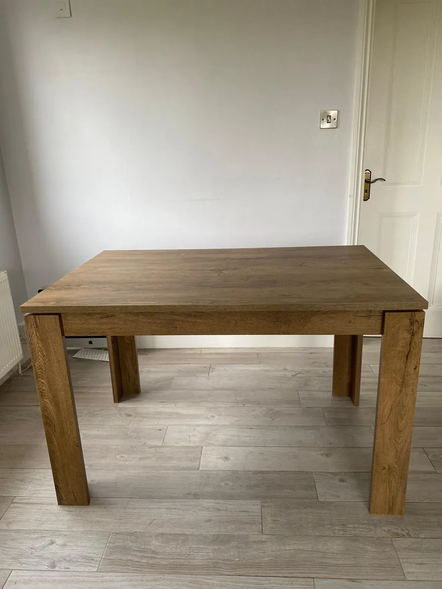 Table & Chairs - Image 4