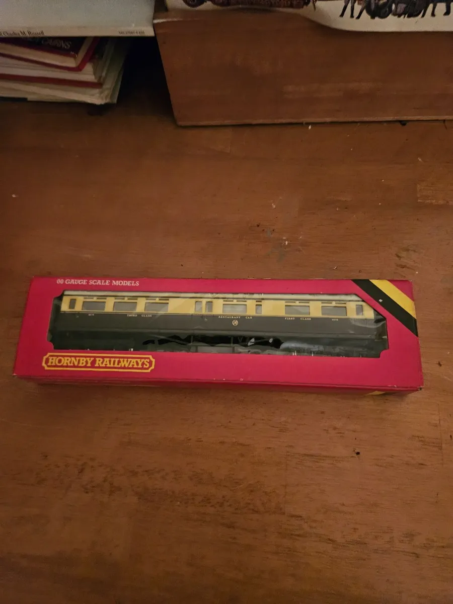 Hornby OO Gauge Carraige