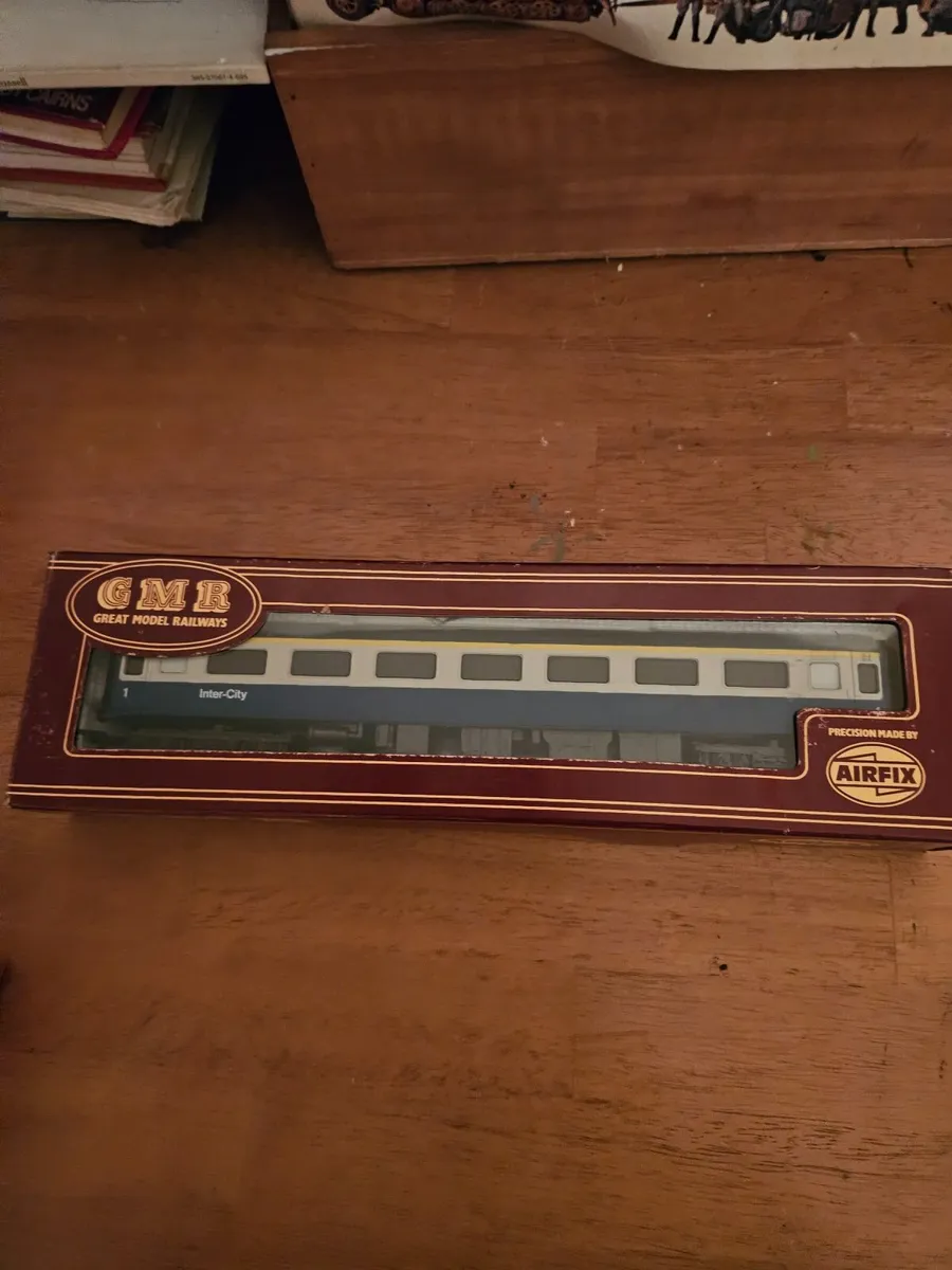 Hornby Airfix OO Gauge Carraige