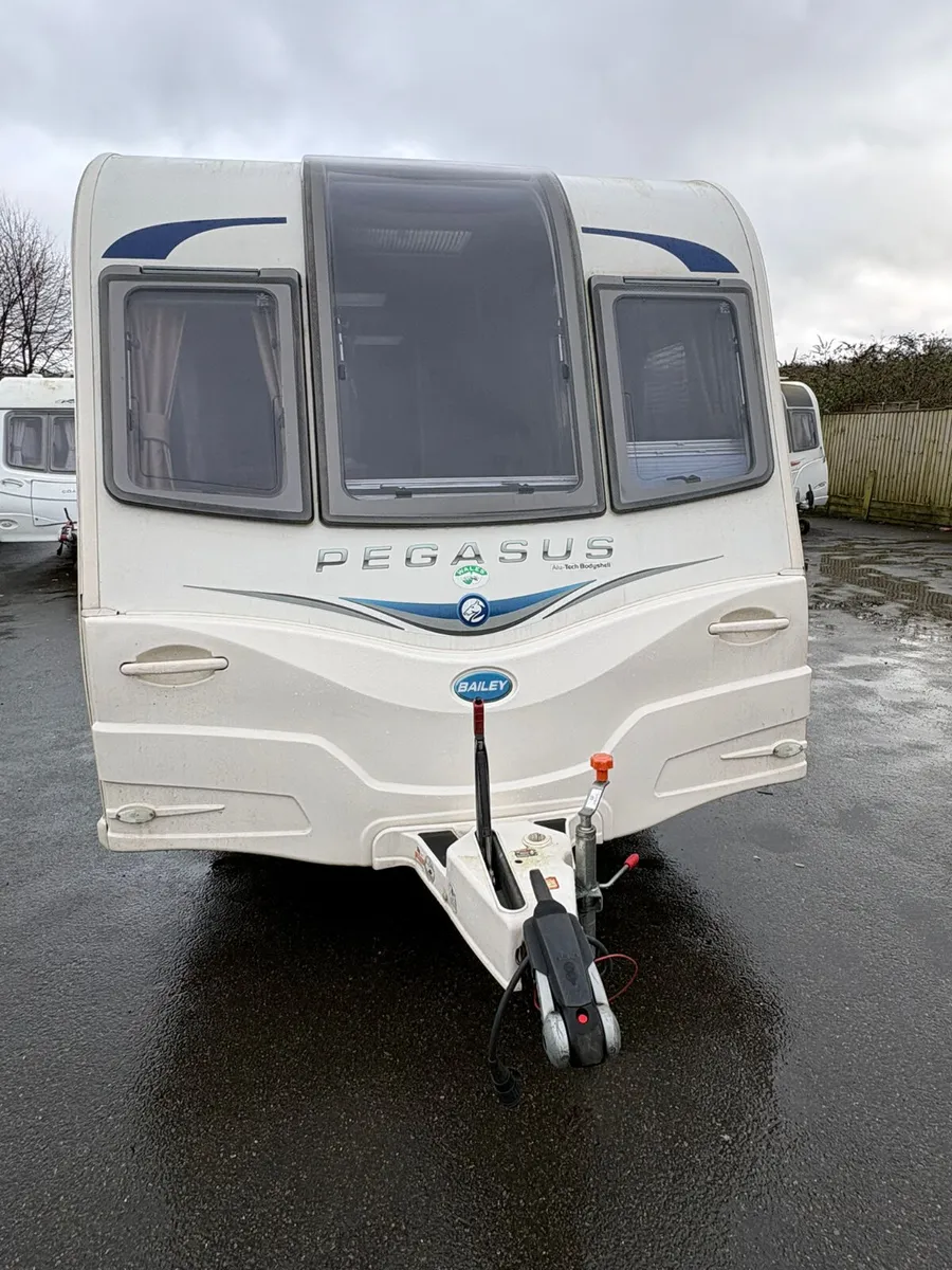 Caravan - Image 1