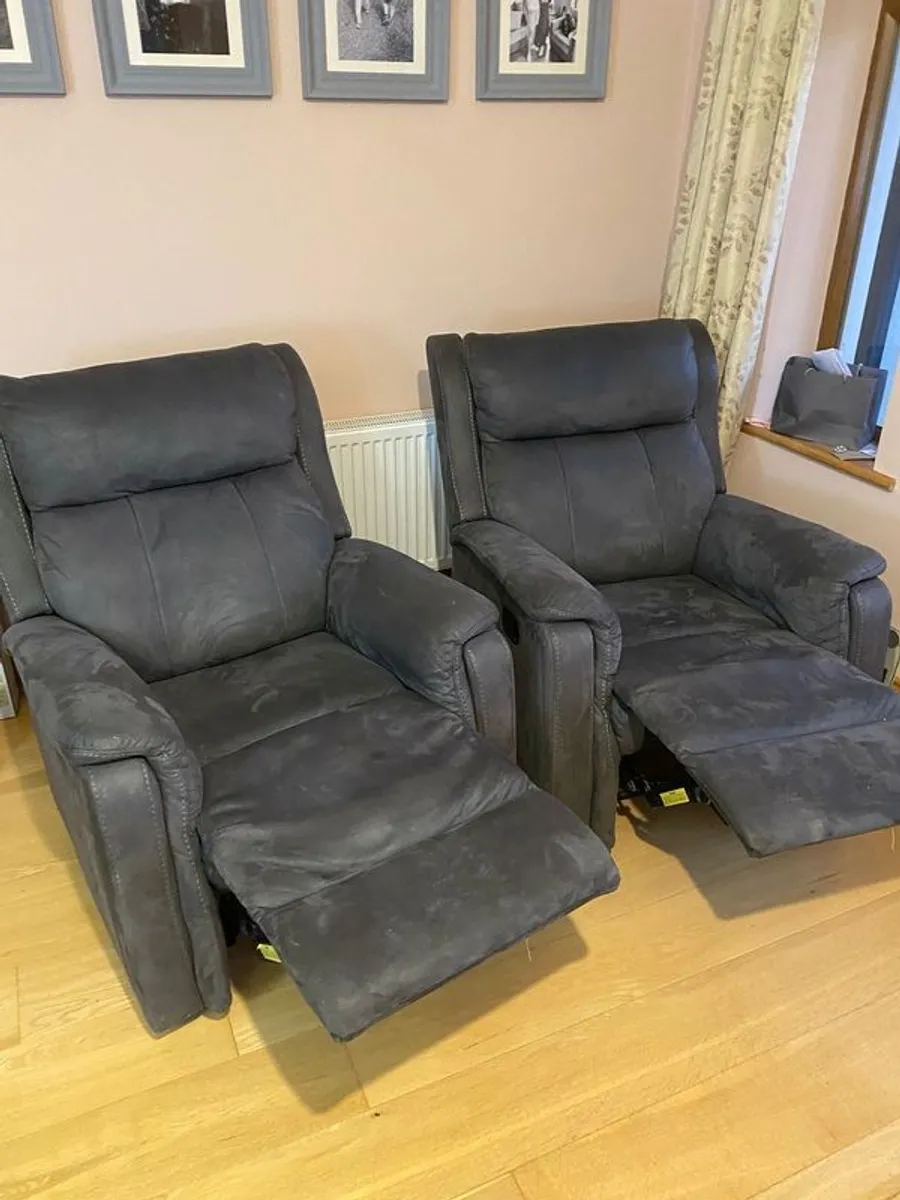 Recliner armchairs - Image 1