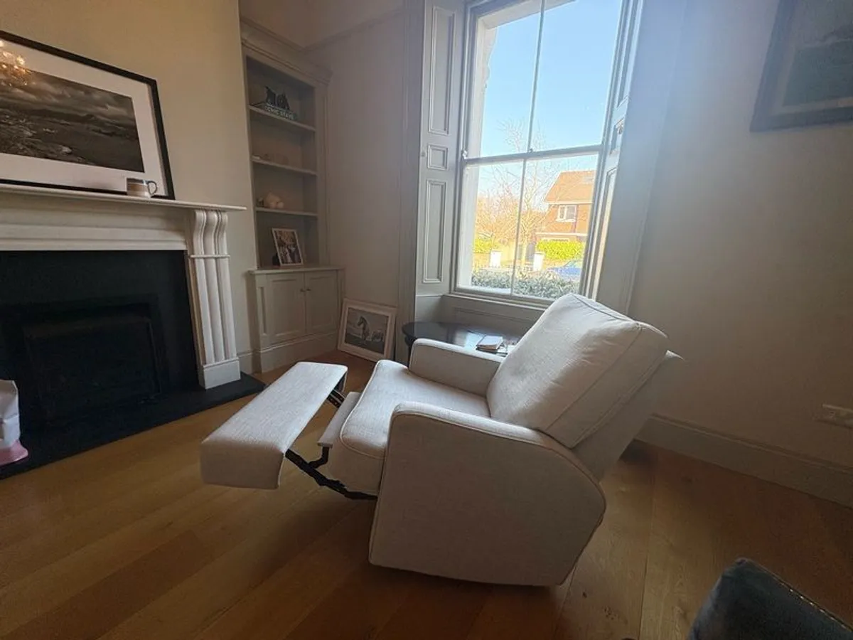 Obaby Madison Swivel Glider Recliner Nursing Chair - Image 2