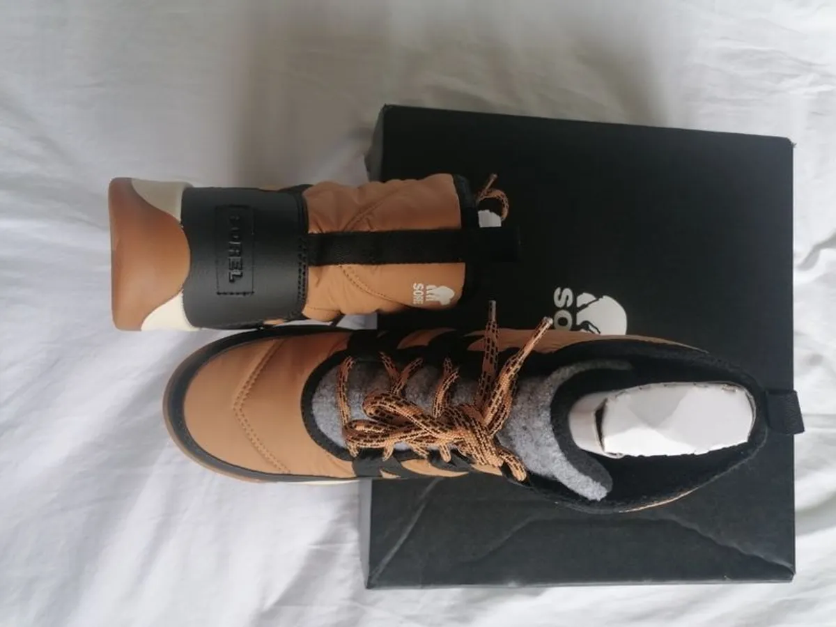 Sorel waterproof snow boots - Image 2